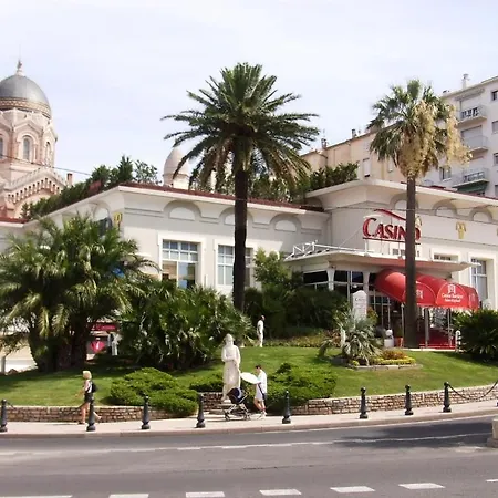 Apartment Plage, 30 Metres De La Plage, Wifi, A Pieds !