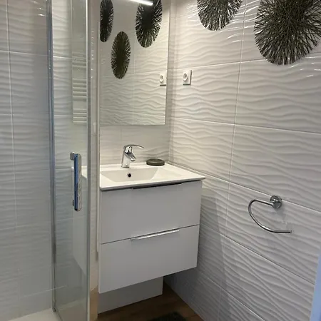 Plage, 30 Metres De La Plage, Wifi, A Pieds ! Apartment Frejus